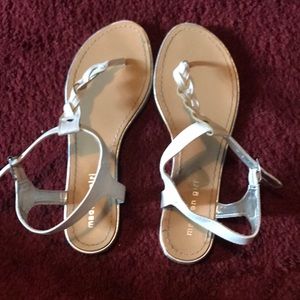 White madden girl sandals